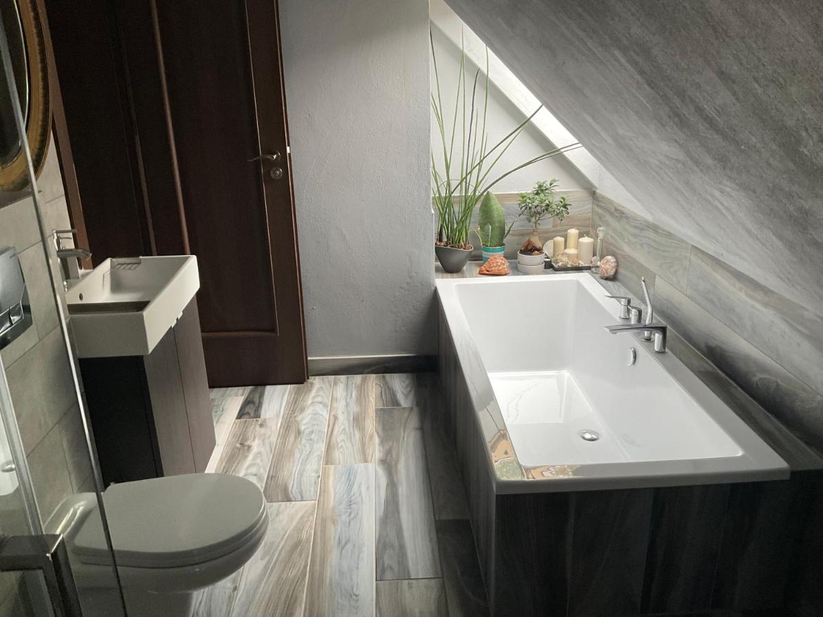 Apartamenty Jablonowa Zielona Góra Exteriör bild