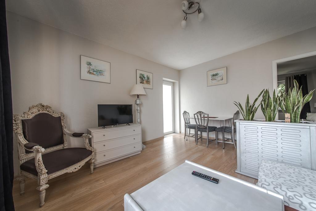 Apartamenty Jablonowa Zielona Góra Exteriör bild