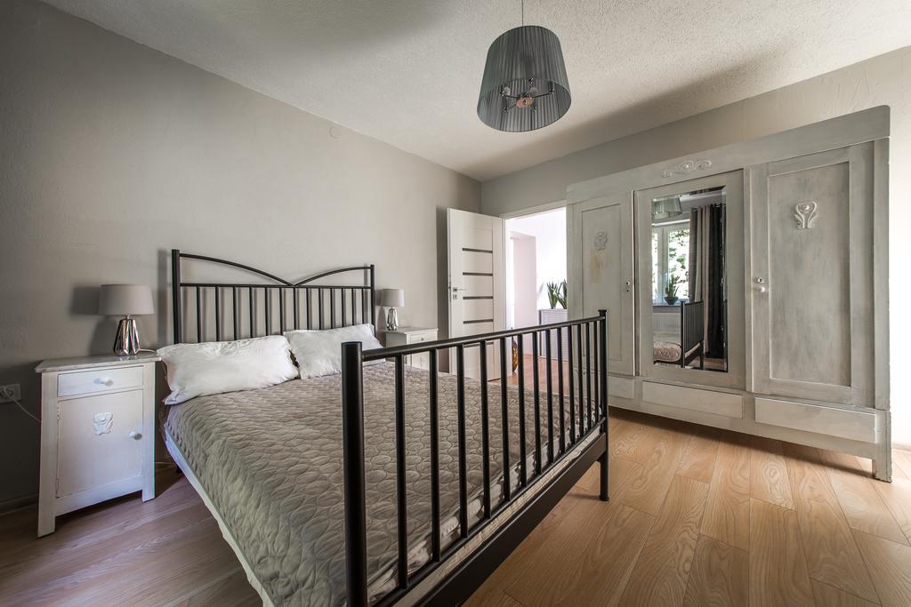 Apartamenty Jablonowa Zielona Góra Exteriör bild