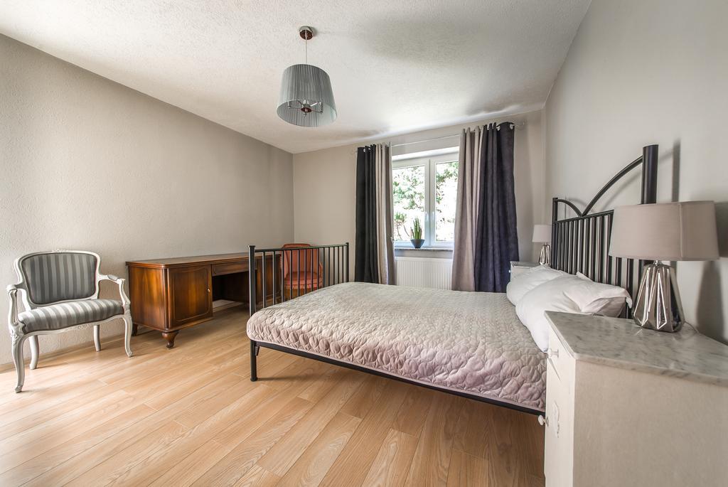 Apartamenty Jablonowa Zielona Góra Exteriör bild
