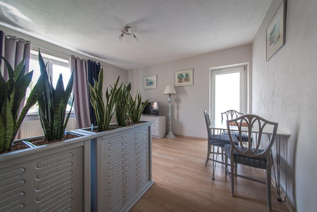 Apartamenty Jablonowa Zielona Góra Exteriör bild