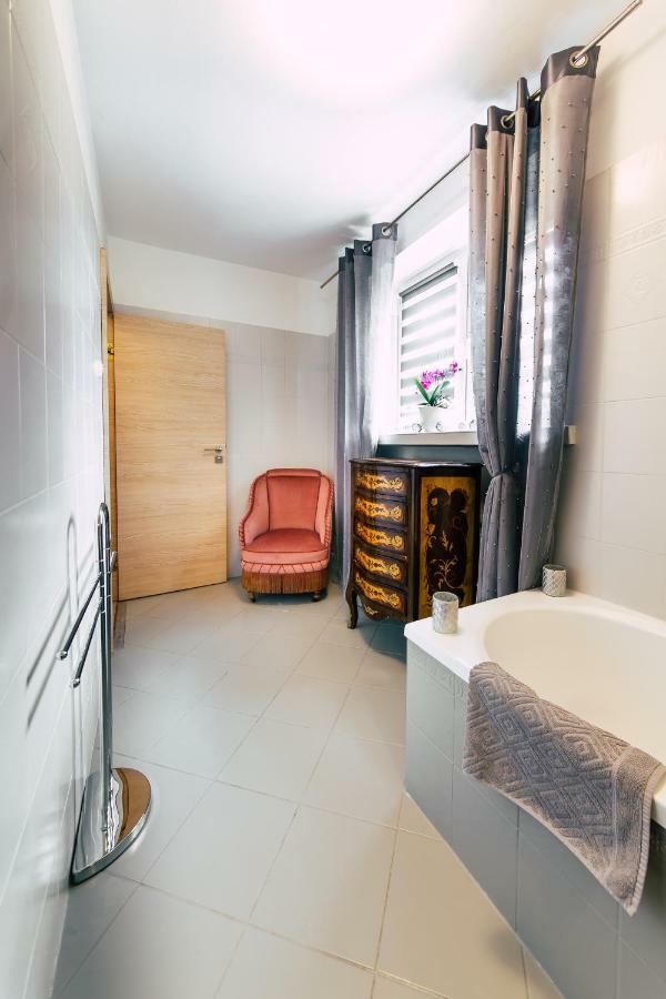 Apartamenty Jablonowa Zielona Góra Exteriör bild