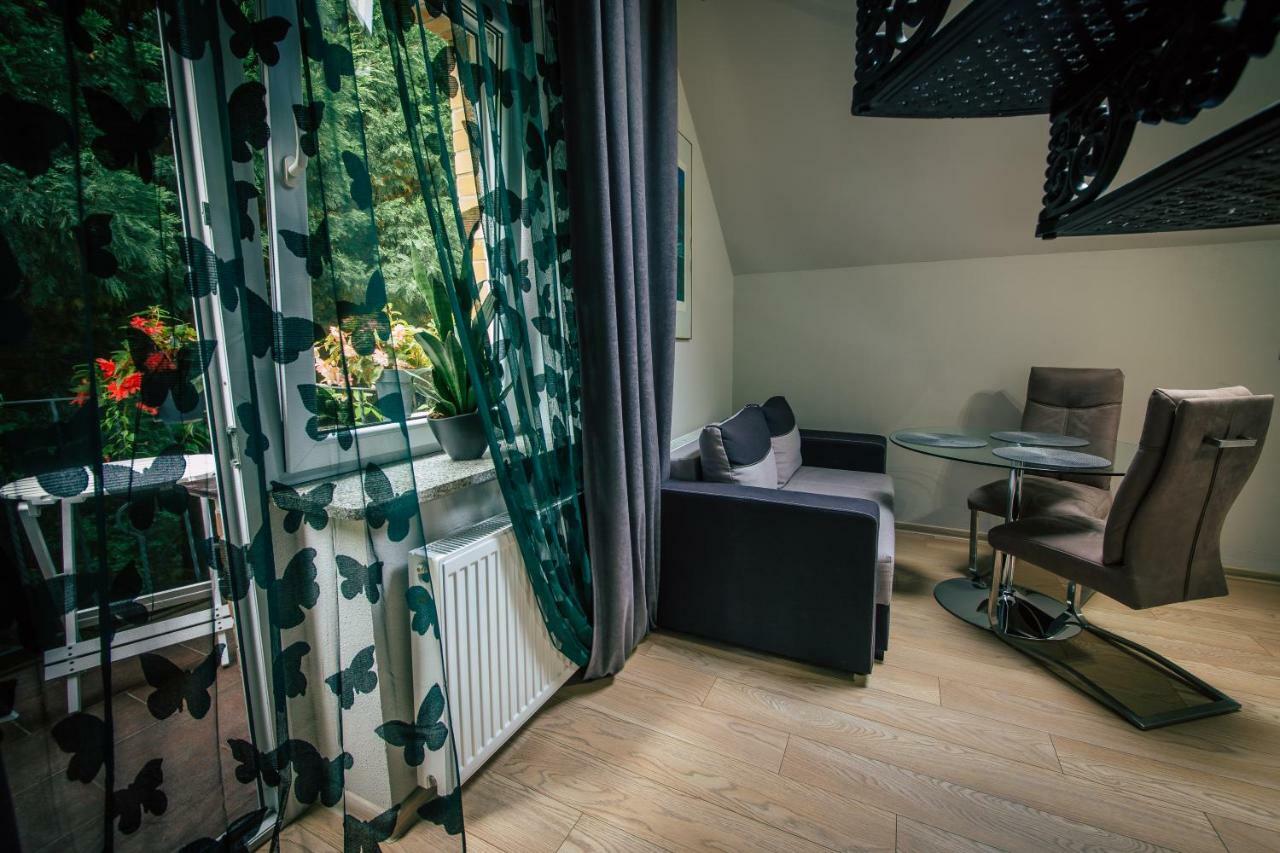 Apartamenty Jablonowa Zielona Góra Exteriör bild